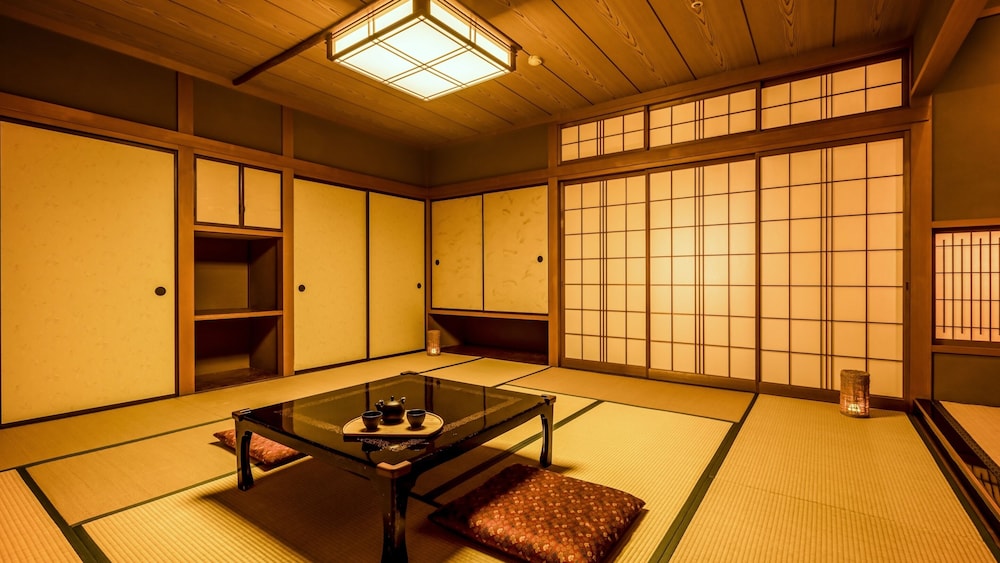 Ooedo Onsen Monogatari Awazu Grand Hotel