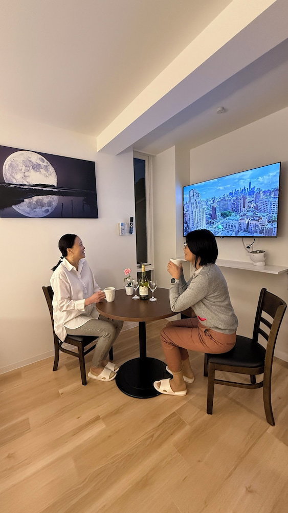 Hotel Moon Base Tokyo Inn