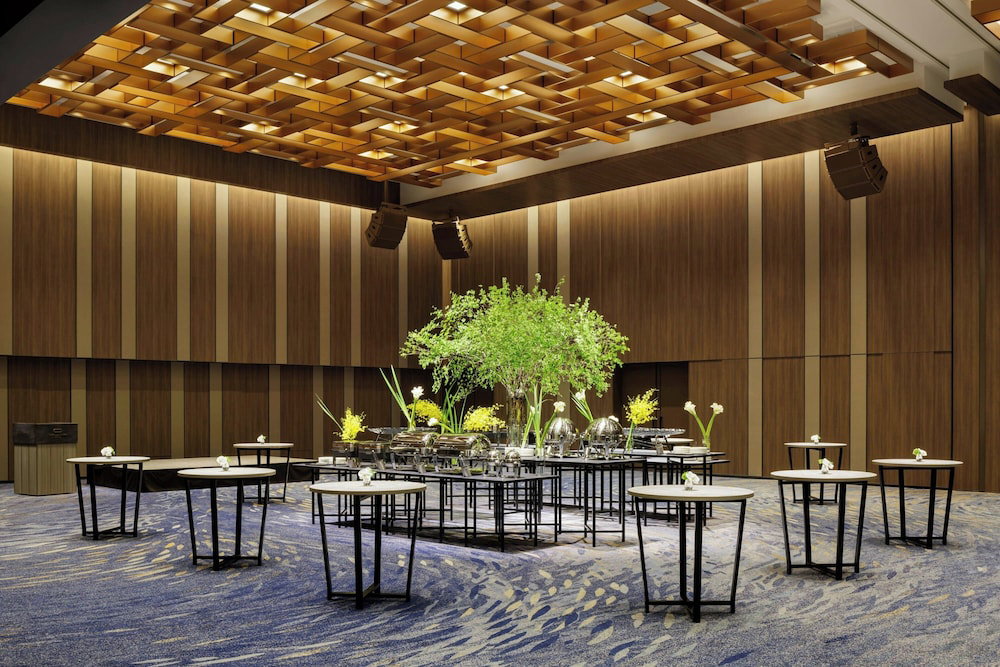 The Osaka Station Hotel, Autograph Collection