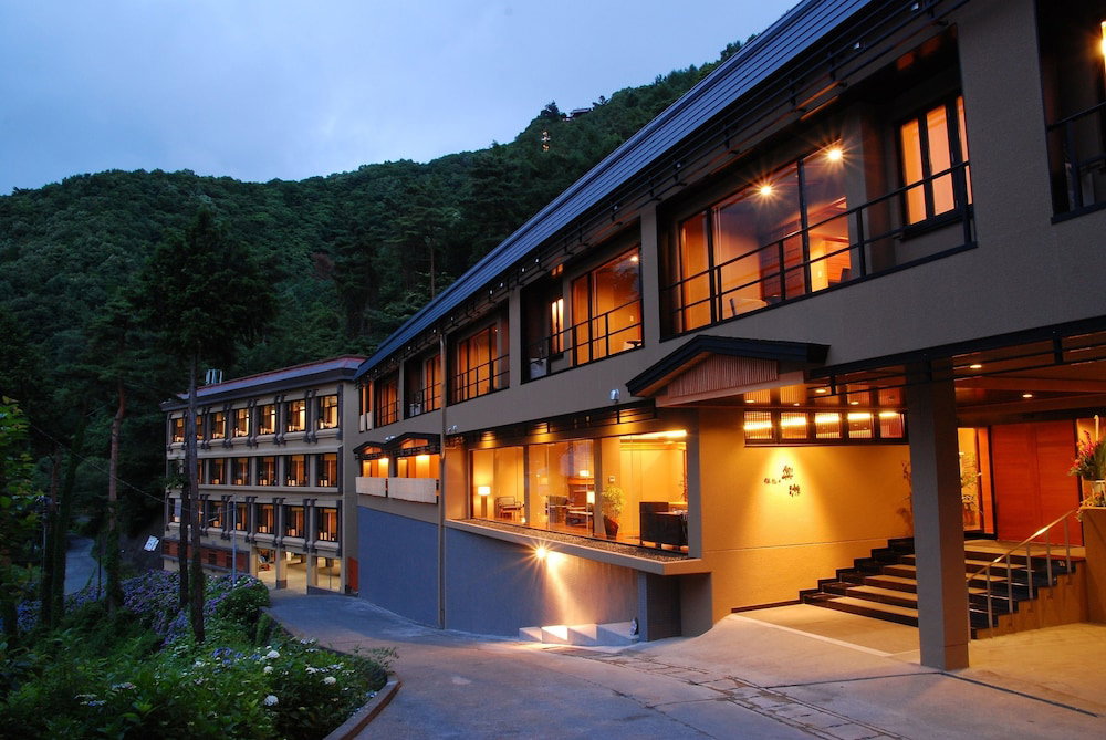 Hotel Rakuyu