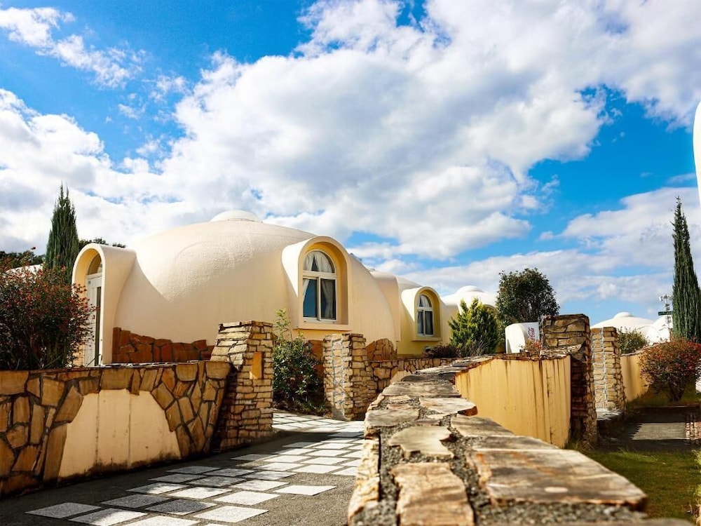Hotel Nankishirahama Toretore Village