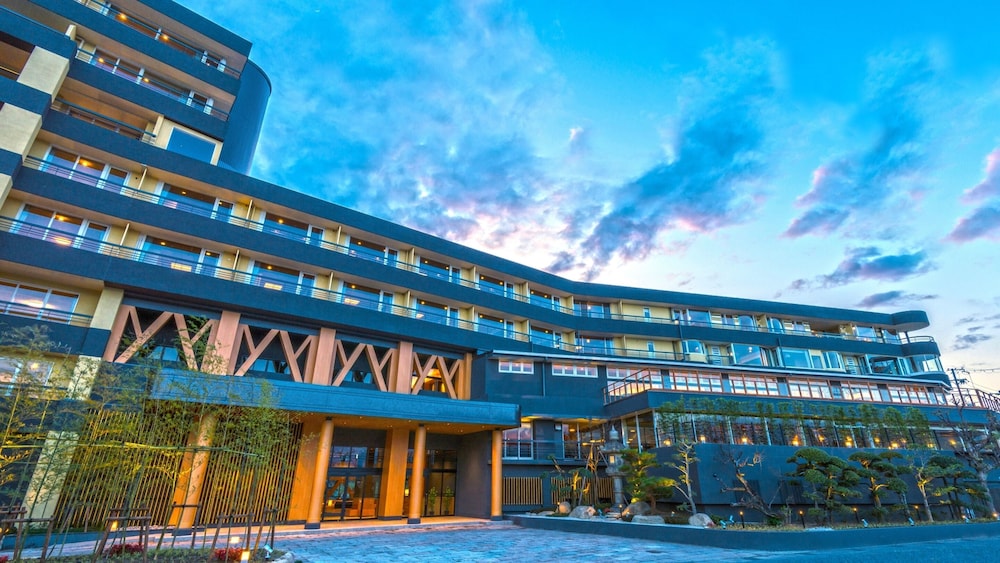 Hotel Ooedo Onsen Monogatari Premium Shirahama Gyoen