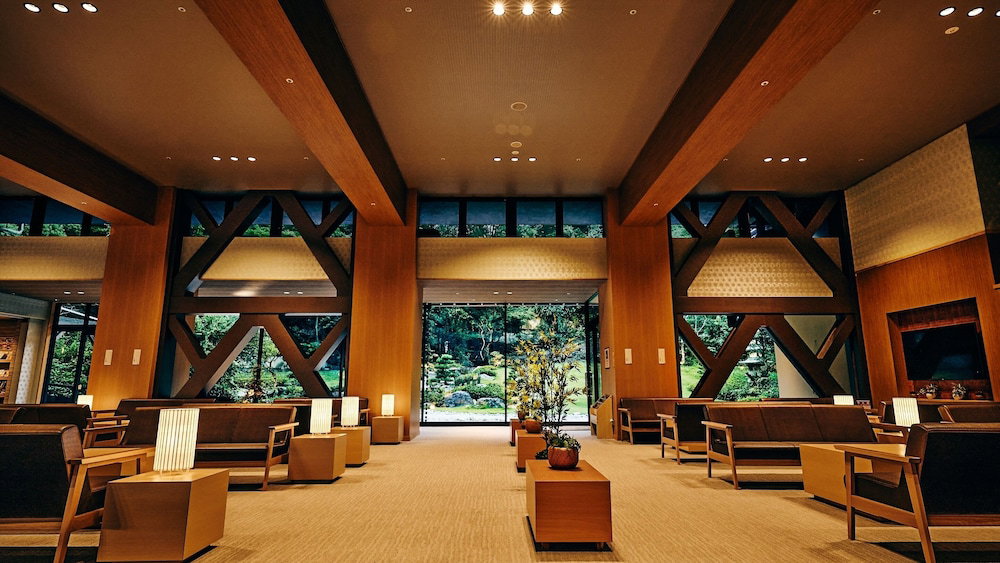 Ooedo Onsen Monogatari Premium Shirahama Gyoen