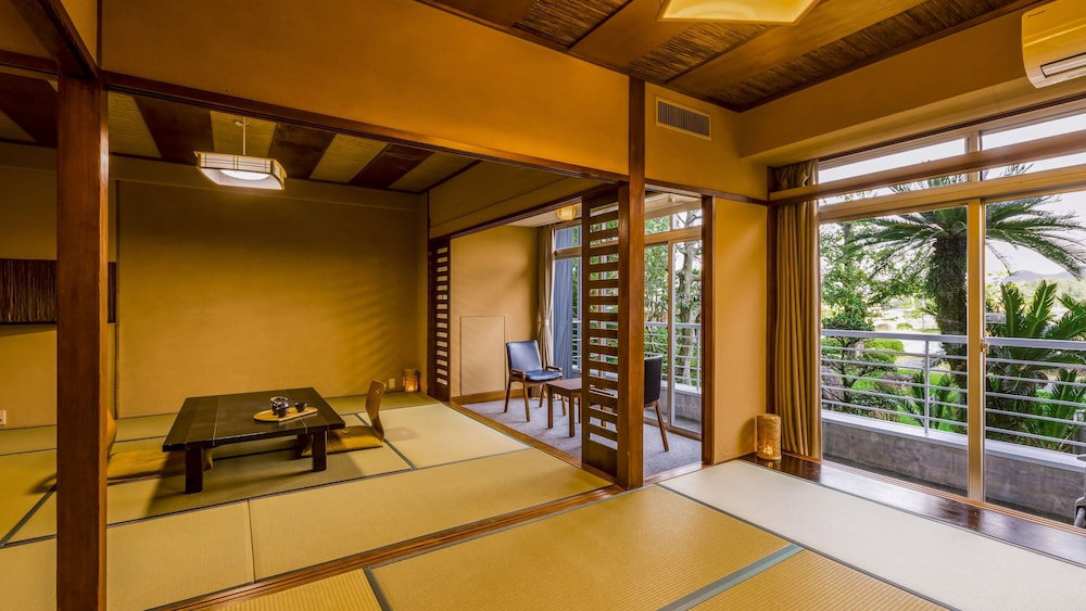 Ooedo Onsen Monogatari Premium Shirahama Saichoraku