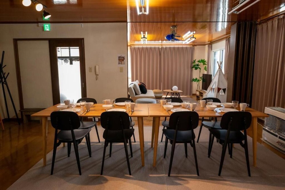 Hotel Nakamachi House