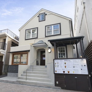 Hotel Iza Enoshima Guesthouse&Bar - Hostel cazare Fujisawa