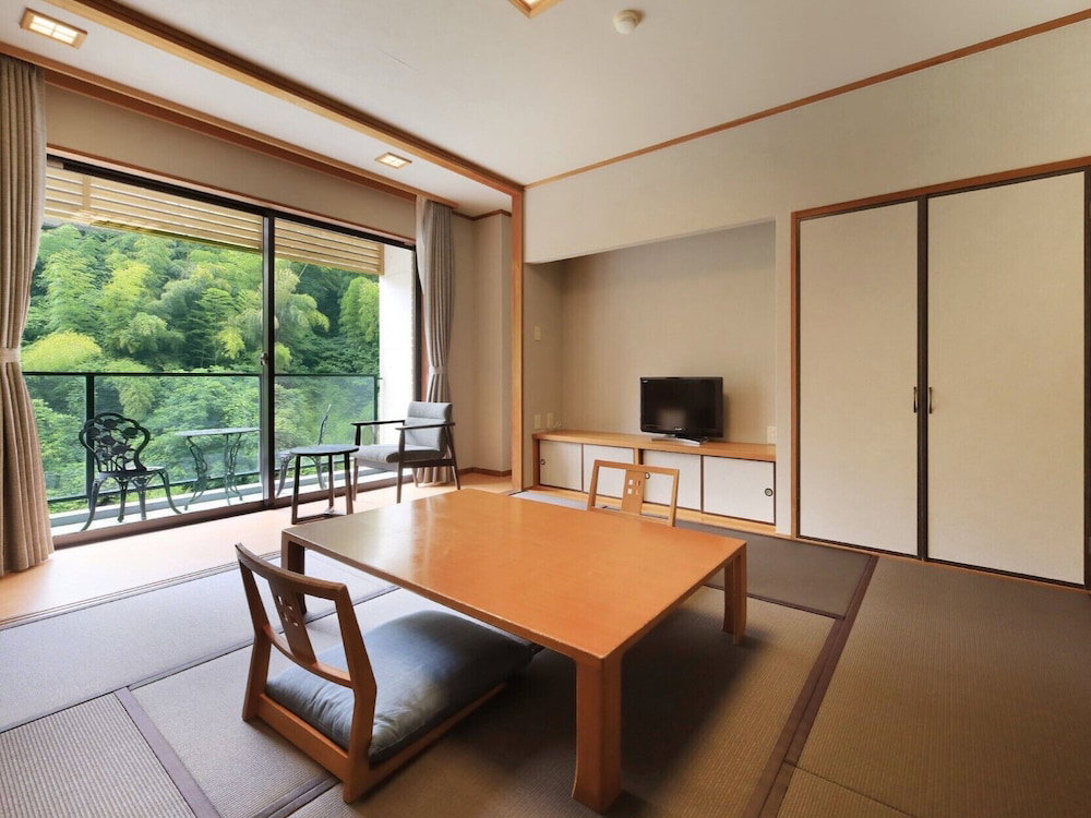 Furuyuonsen Sagafuga