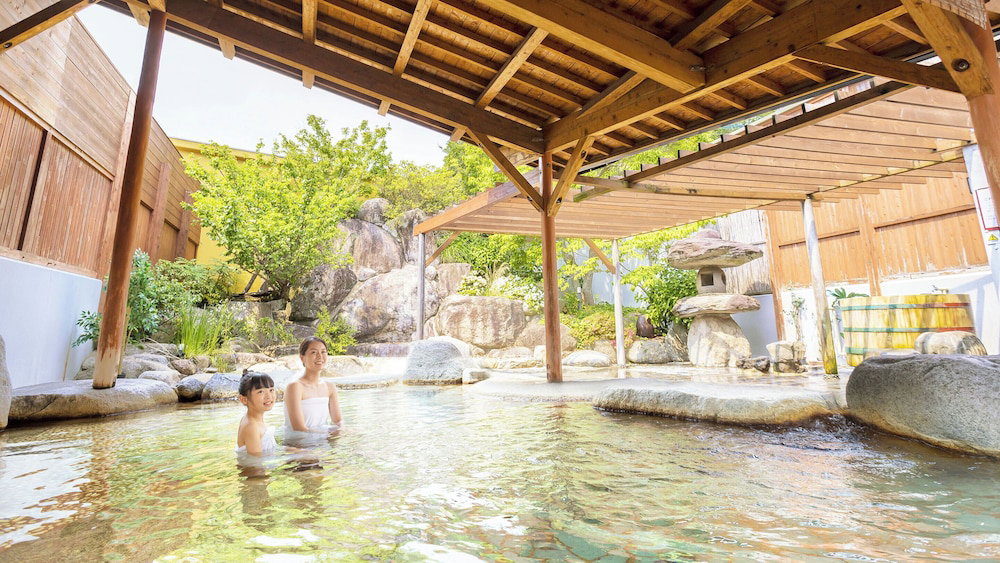 Hotel Ooedo Onsen Monogatari Ureshinokan