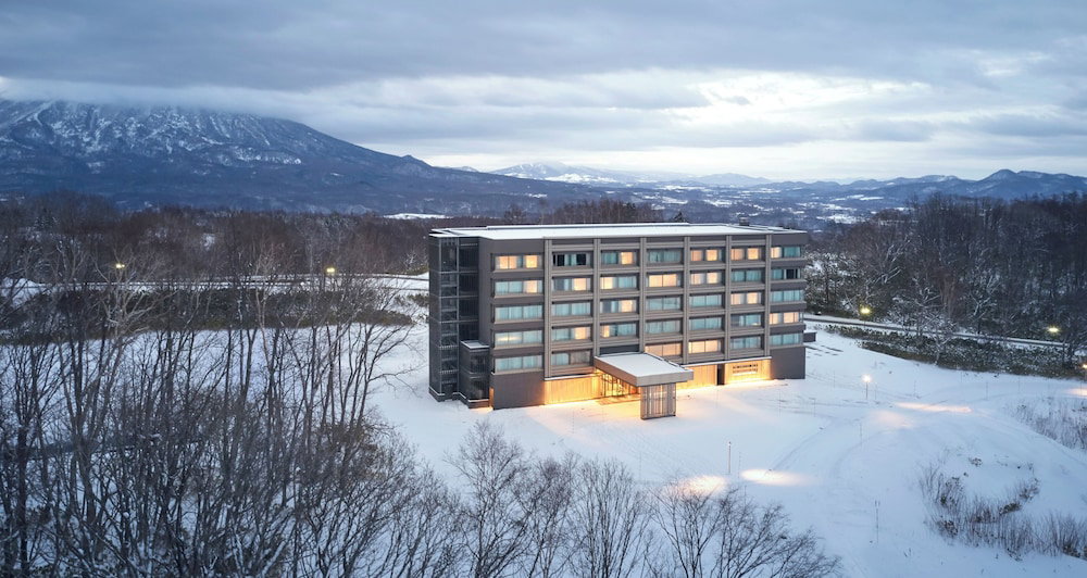 Hotel Hinode Hills Niseko Village, Curio Collection By Hilton
