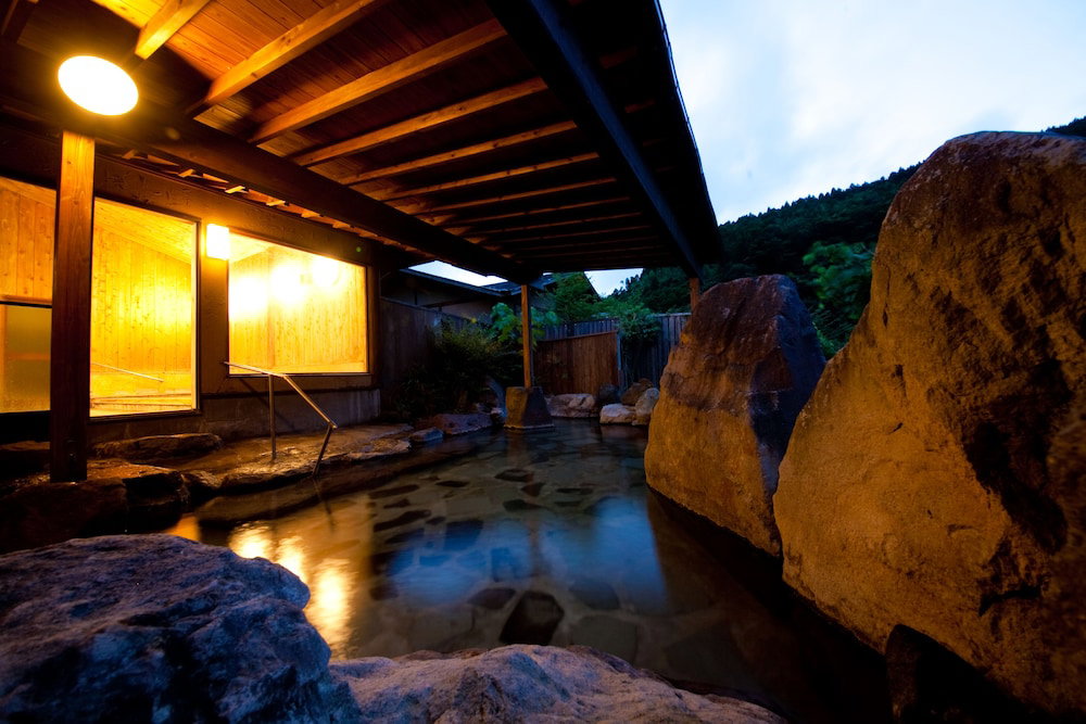 Hotel Yufuin Gettouan