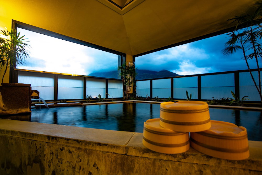 Hotel Yufuin Akarinoyado