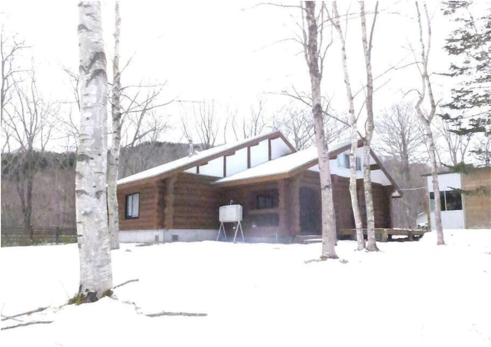Hotel Noboribetsu Log House