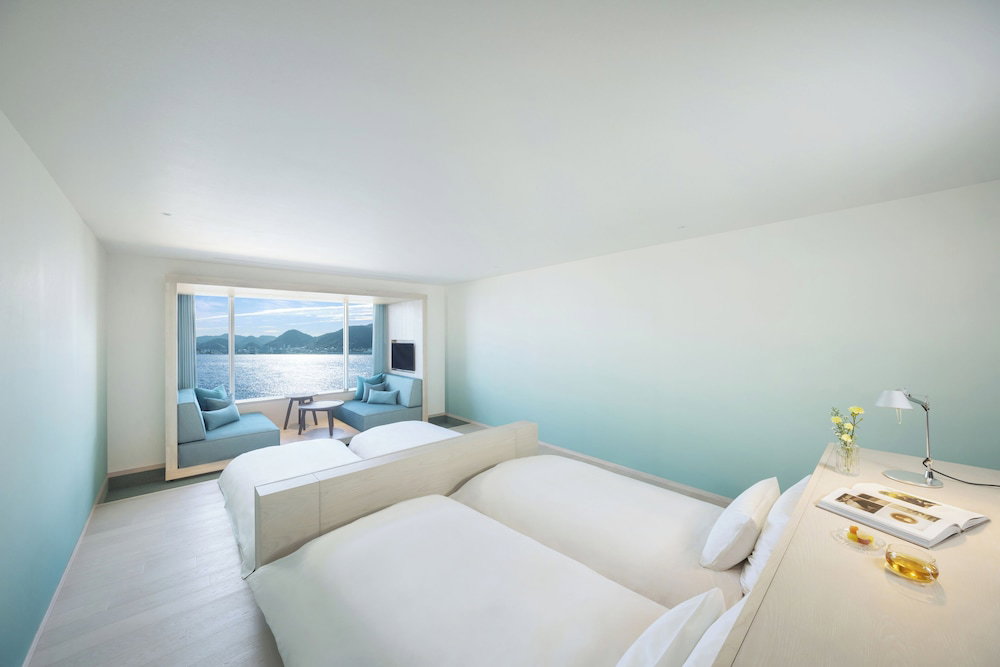 Hotel Hoshino Resorts Risonare Shimonoseki