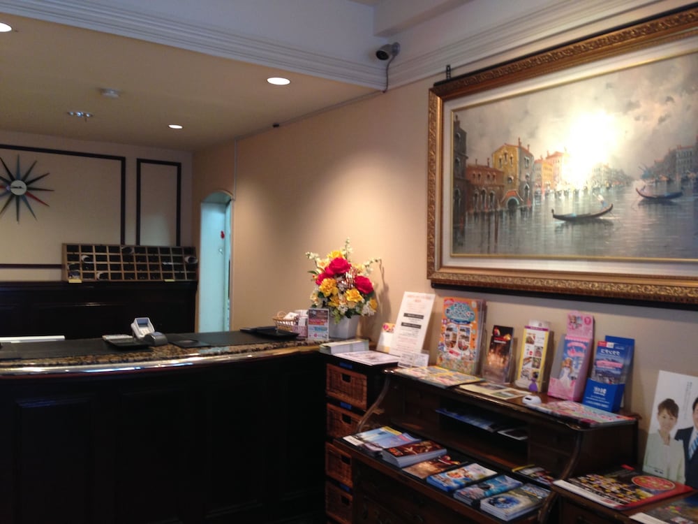 Creston Hotel