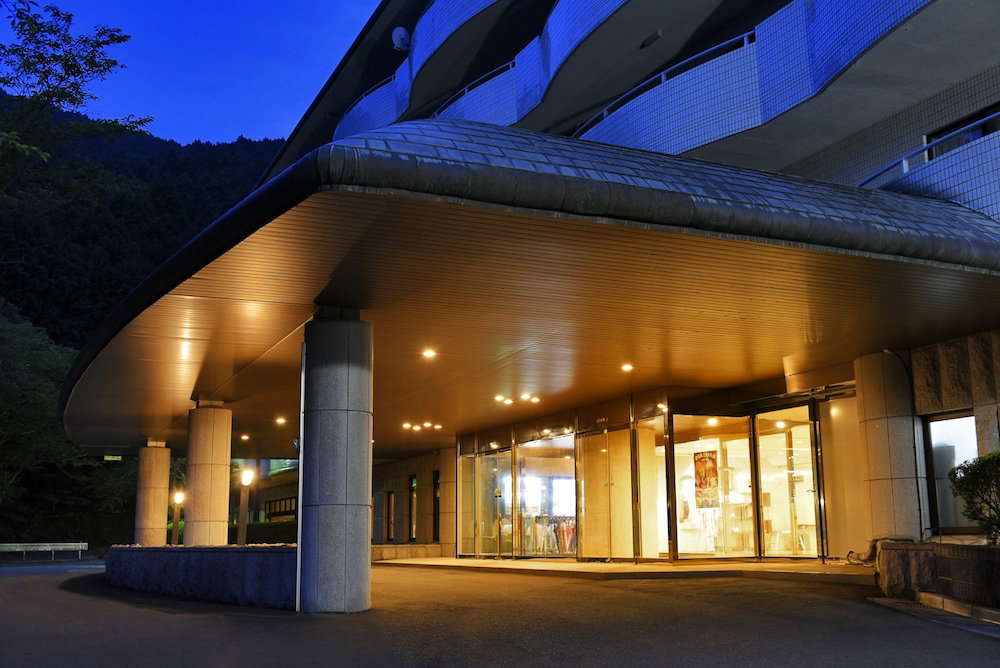 Hotel Livemax Resort