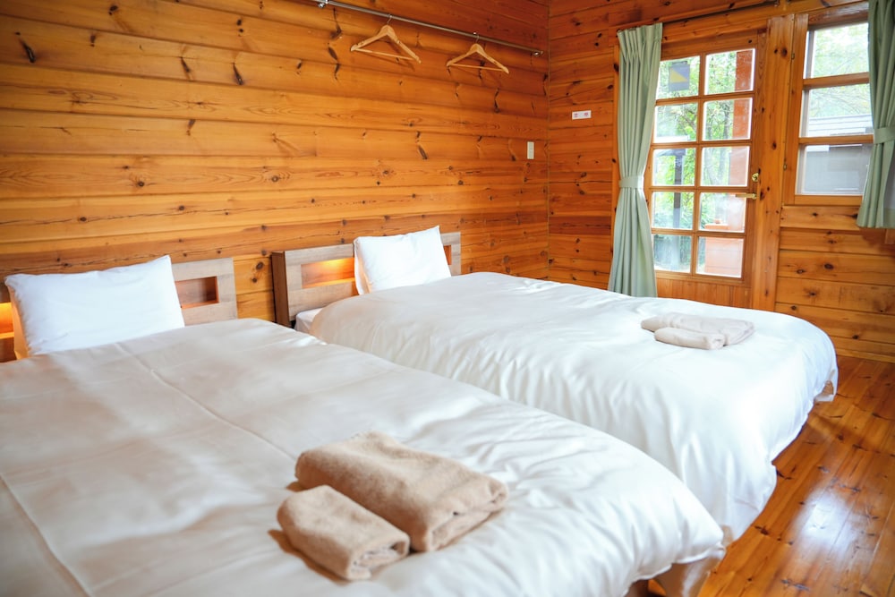 Sakata Log House