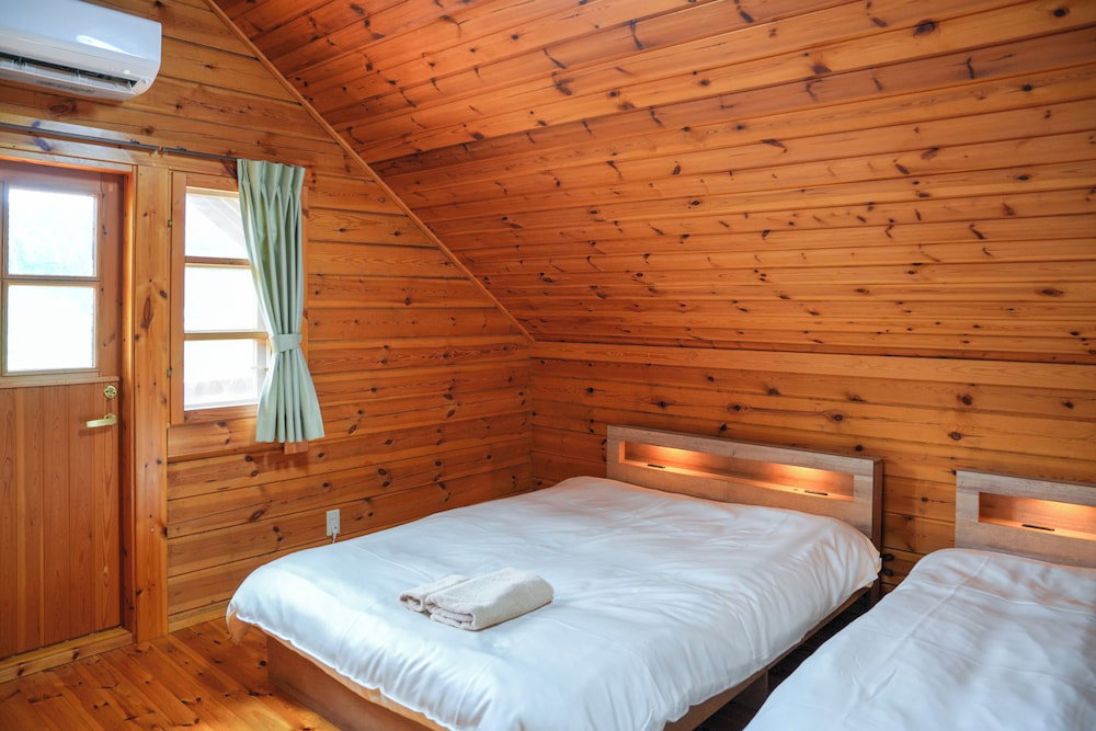 Sakata Log House