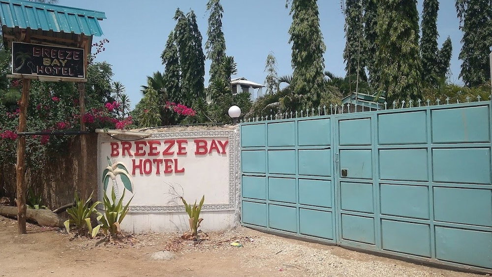 Hotel Breeze Bay Hotel Diani