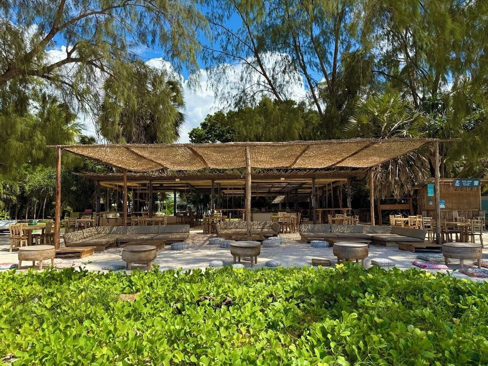 Hotel Galu Ecolodge
