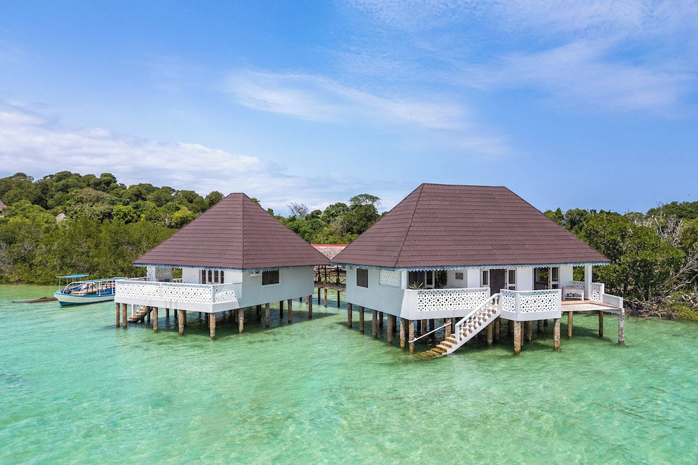 Hotel Chale Island Resort