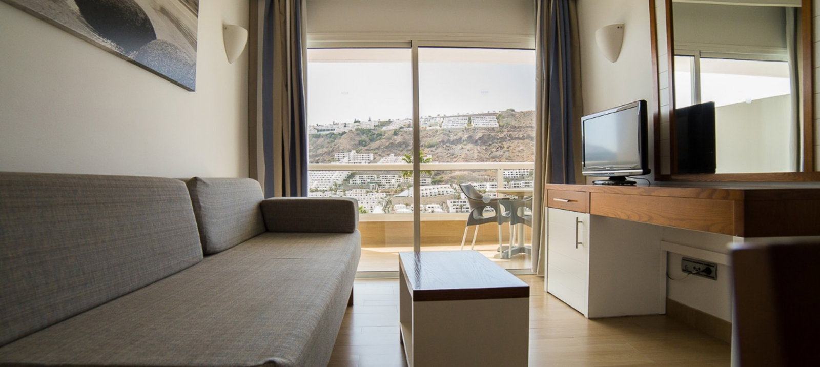 Altair Apartments