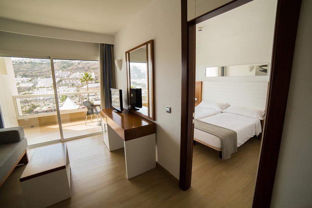 Altair Apartments