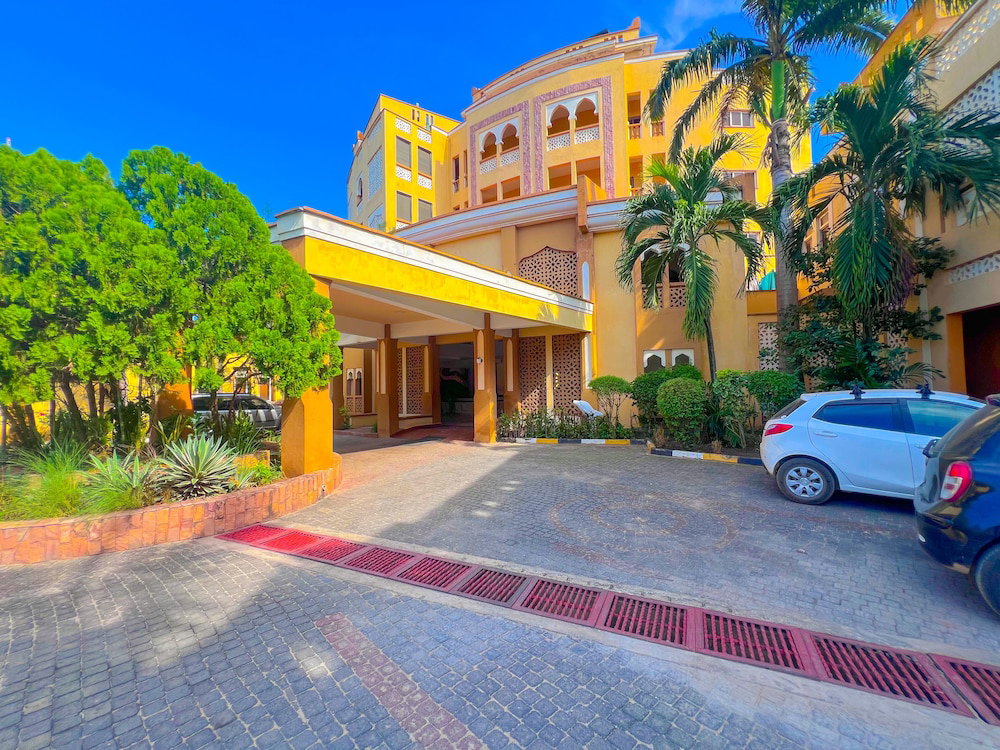 Hotel Raha Whitesands Apartments