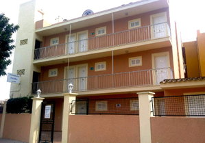Hotel Naika Studios & Apartments cazare Palmanova