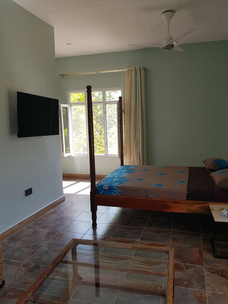 Hotel Rocksvilla Homestay