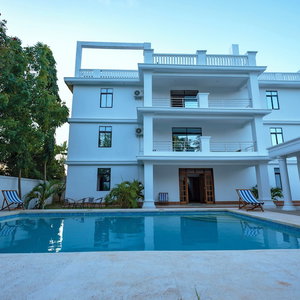 Hotel Diani Luxe Spacious B cazare Gazi