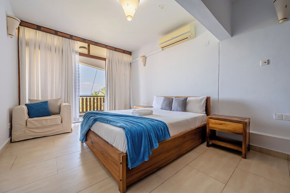 Hotel Diani Beachfront Paradise