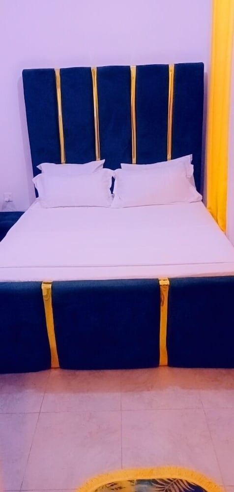 Hotel Lux Suites Vee Studio Apartments Bamburi