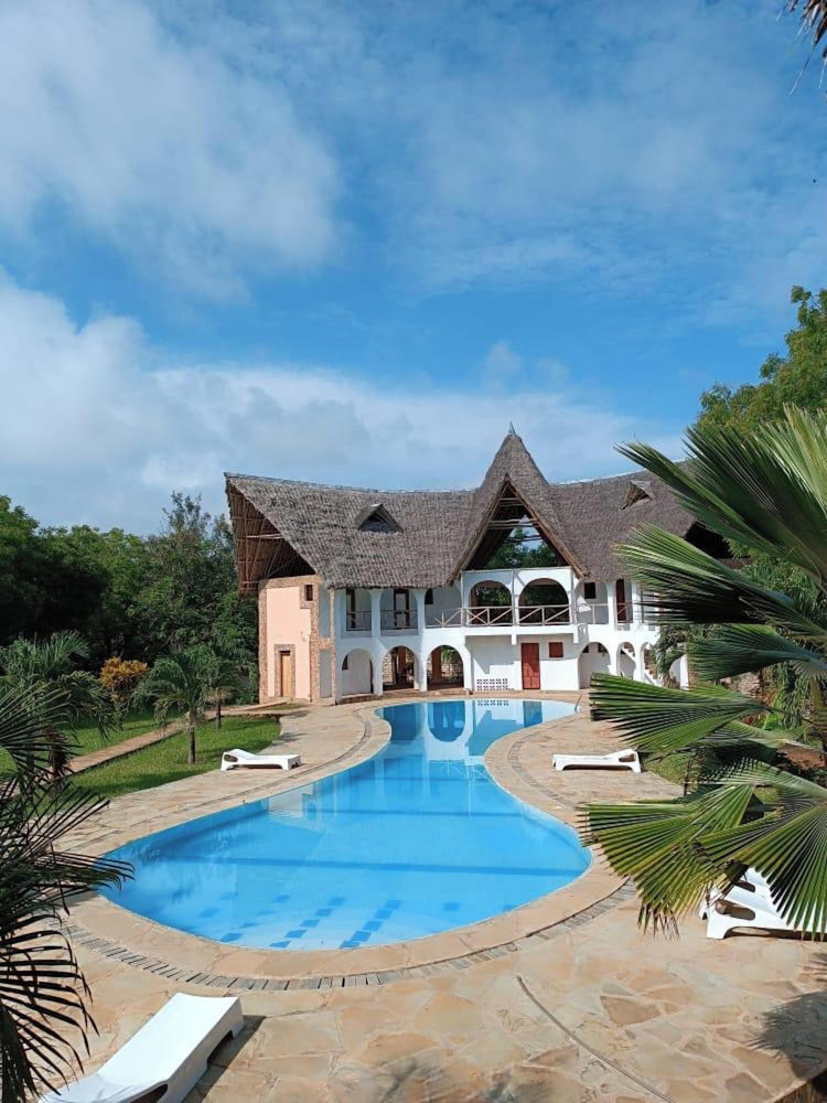 Hotel Raquel's Bliss Hotel Diani