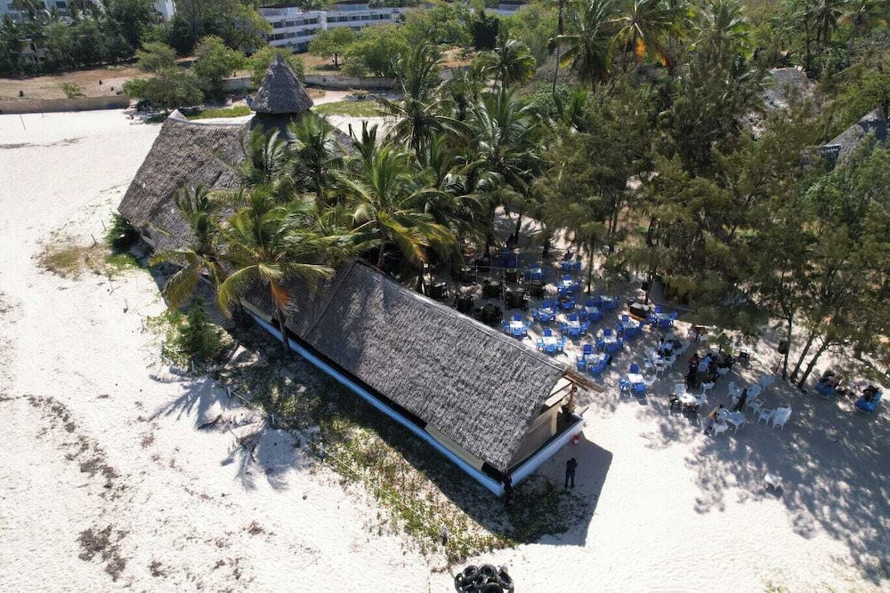 Hotel The New Big Tree Beach Resort