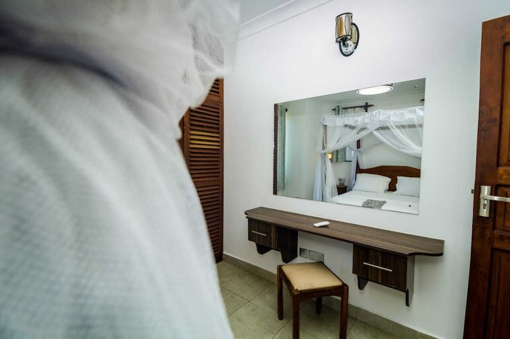 Hotel Taraji Suites Diani