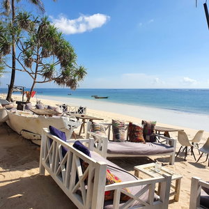 Hotel Bahari Dhow Beach Villas cazare Diani Beach