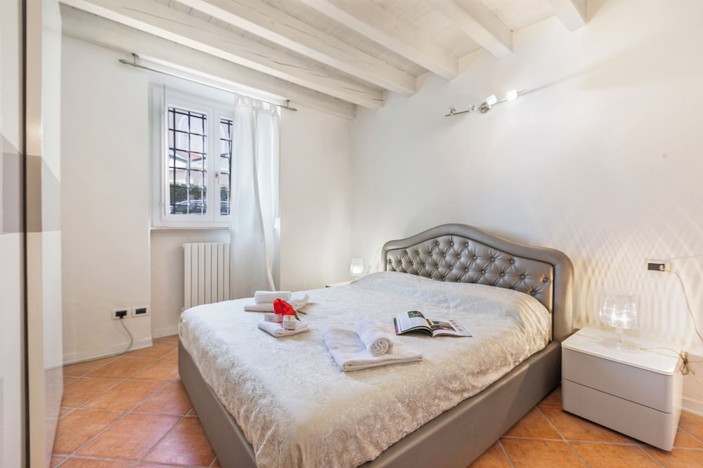 Hotel Magnolia House: Sirmione Apt For 4 With Shared Pool