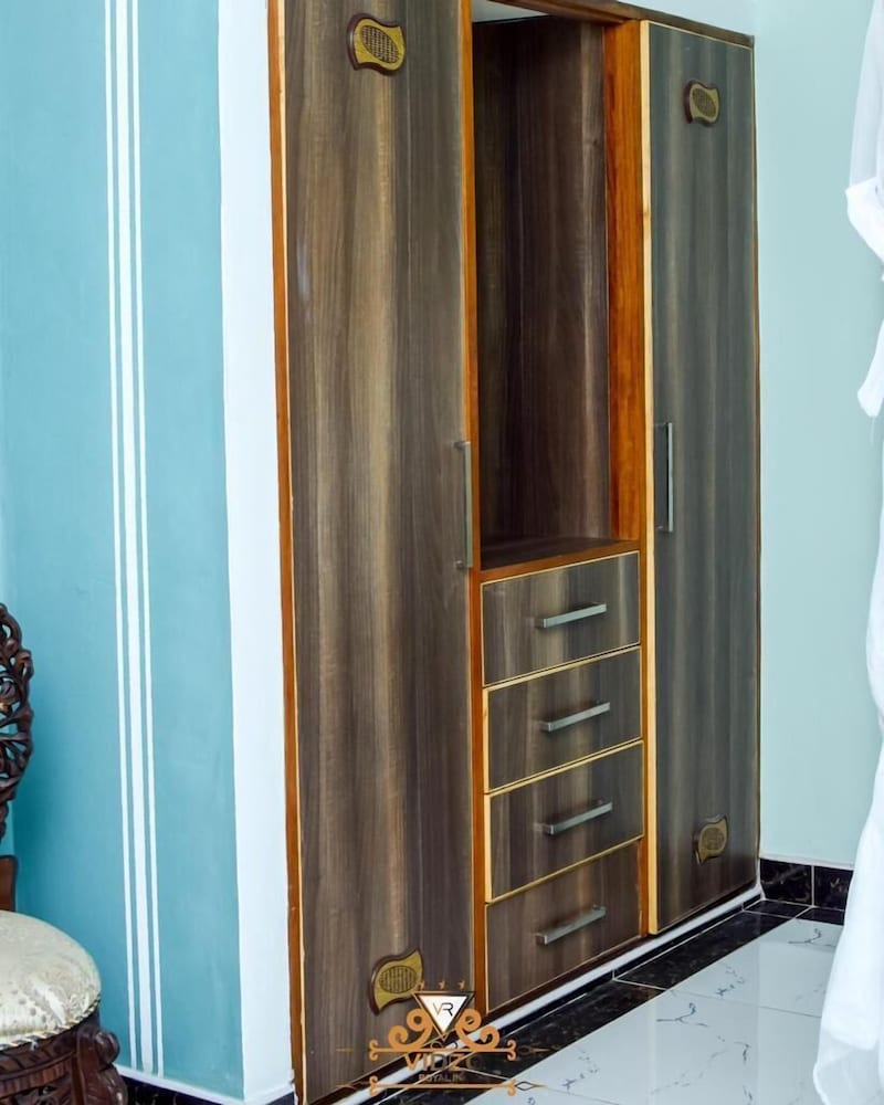 Vidzo Royal Inn