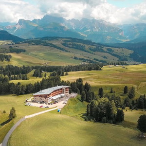Hotel Paradiso Pure.living Vegan Hotel cazare Siusi