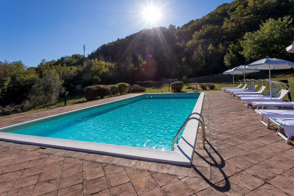 Hotel Apartment In A Farmhouse With Swimming Pool