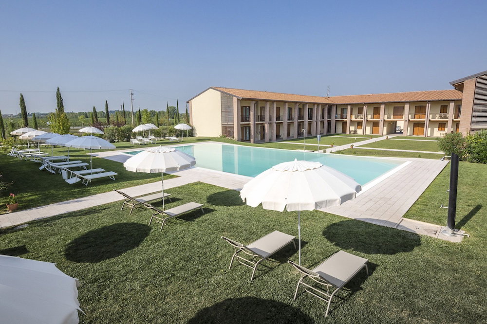 Hotel Cascina Borghetta