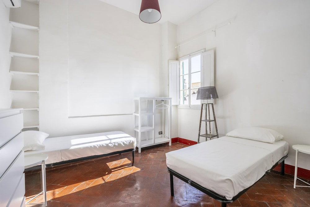Hotel Cerchi 3 In Firenze With 2 Bedrooms And 1 Bathrooms
