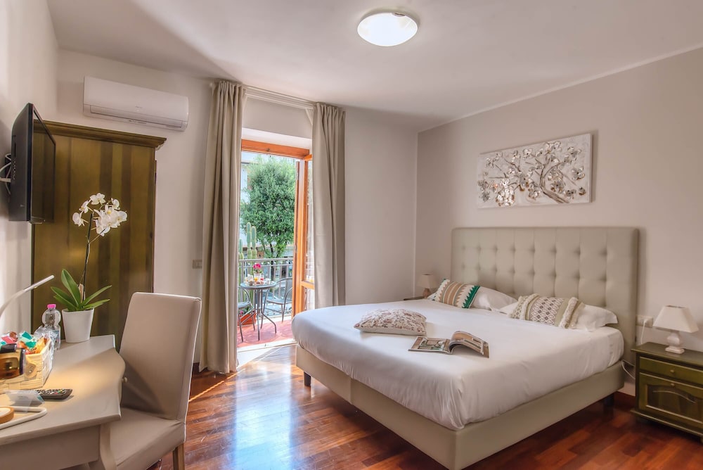 Hotel Plaza Rooms Ciampino