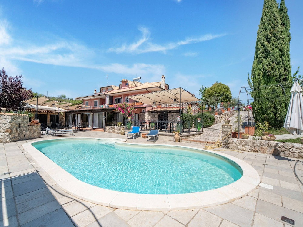 Hotel Villa In Monterotondo With Pool & Tiber Views