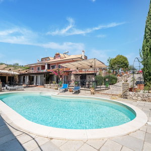 Hotel Villa In Monterotondo With Pool & Tiber Views cazare Monterotondo