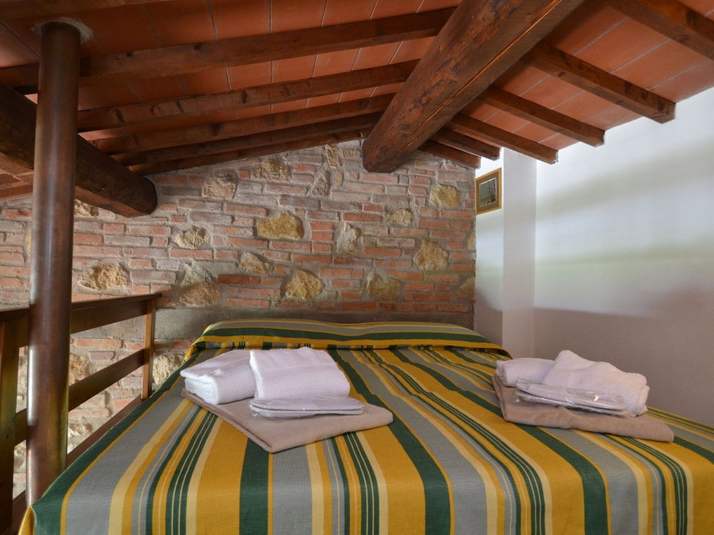 Charming Retreat In Montaione