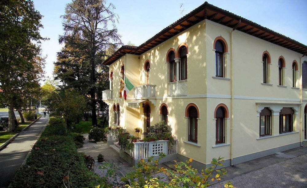 Hotel Casa Villa Gardenia