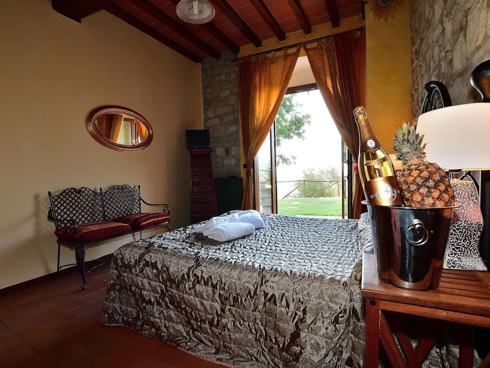 Apartment With Pool, Rignano