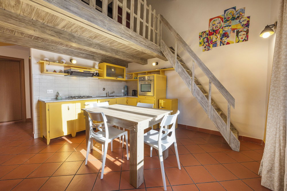 Hotel Yellow Home By Mmega