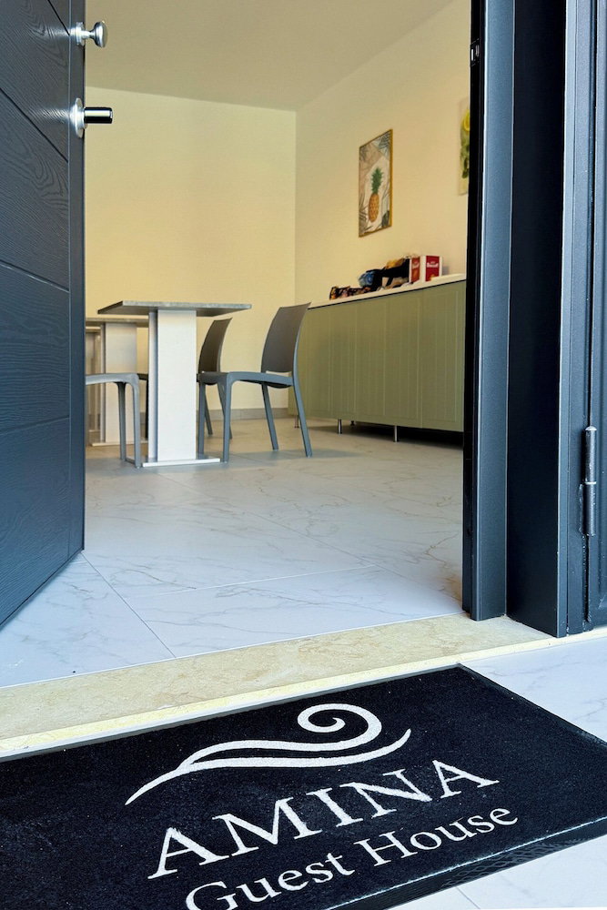 Amina Guest House